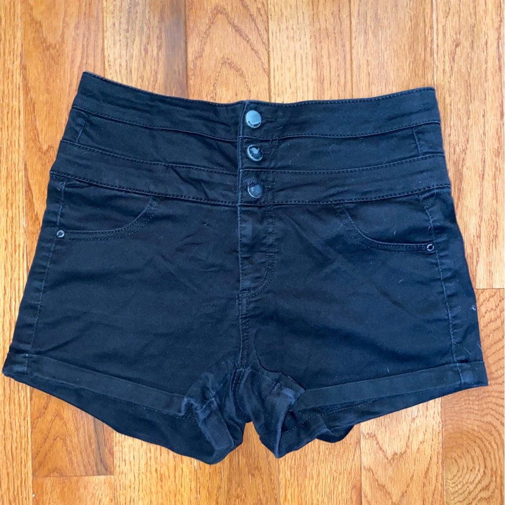 Tinseltown Black 3 Button Shorts